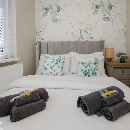 The Dodsworth Modern 4 Bedroom House, Sleeps 8 Hébergement de vacances York