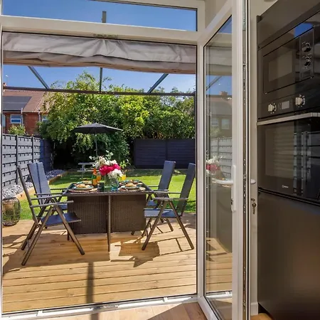 The Dodsworth Modern 4 Bedroom House, Sleeps 8 Сasa de vacaciones *