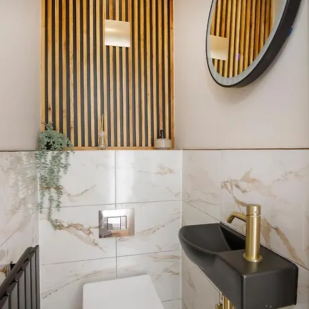 The Dodsworth Modern 4 Bedroom House, Sleeps 8 Сasa de vacaciones